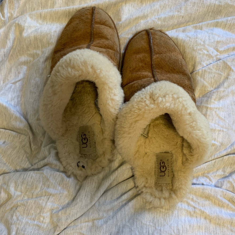 Ugg slippers size 8 brown